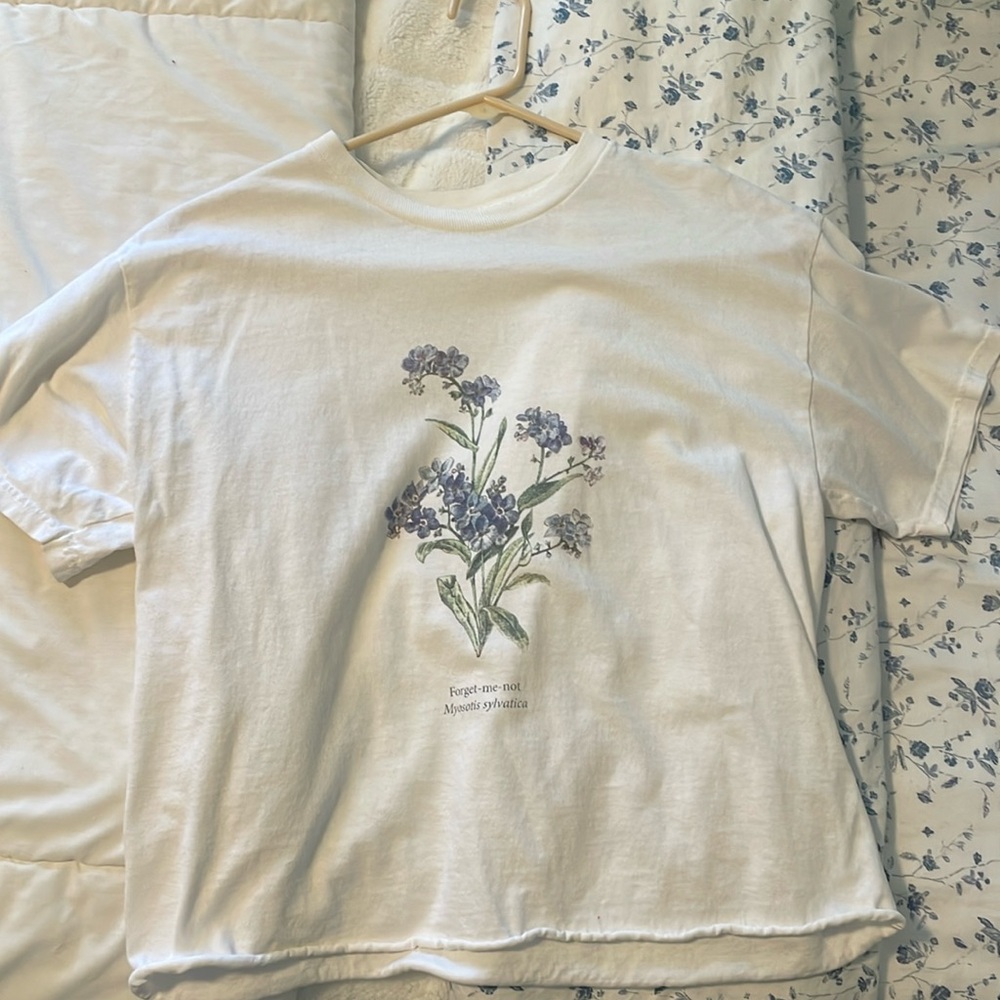 Brandy Melville Forget Me Not Shirt